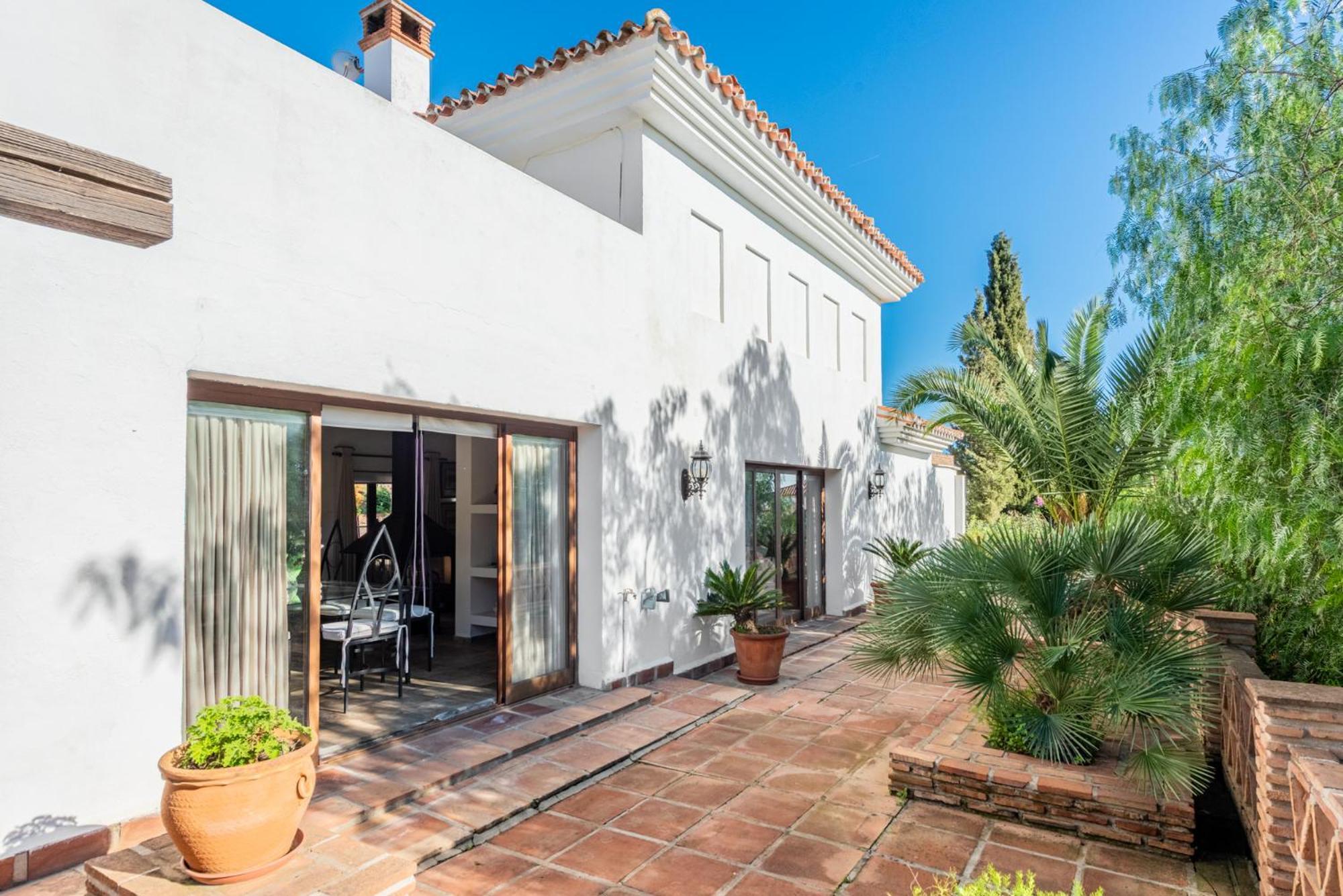 Chalet Gorgeous Spanish Chalet, Pool And Views *