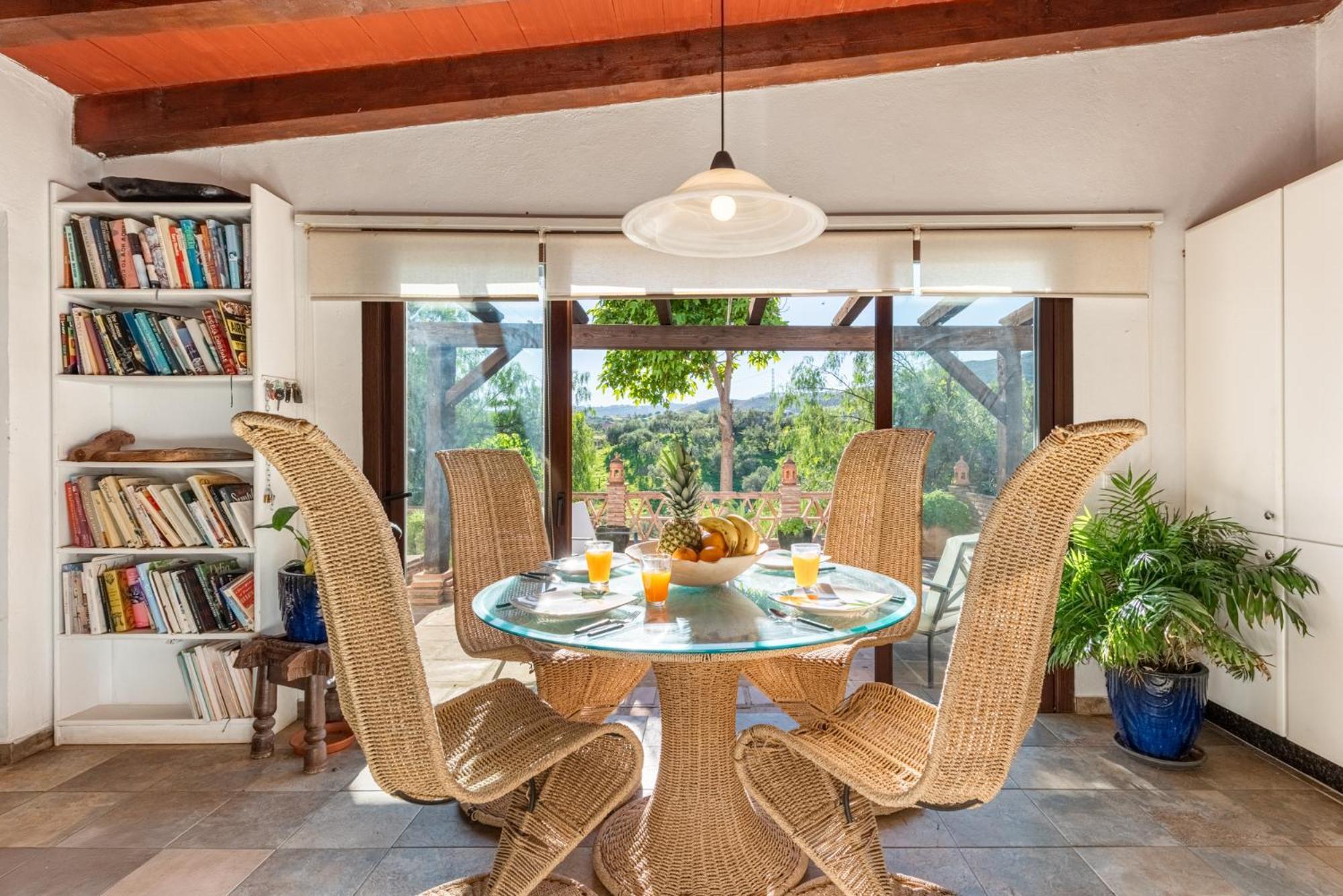 Chalet Gorgeous Spanish Chalet, Pool And Views Málaga