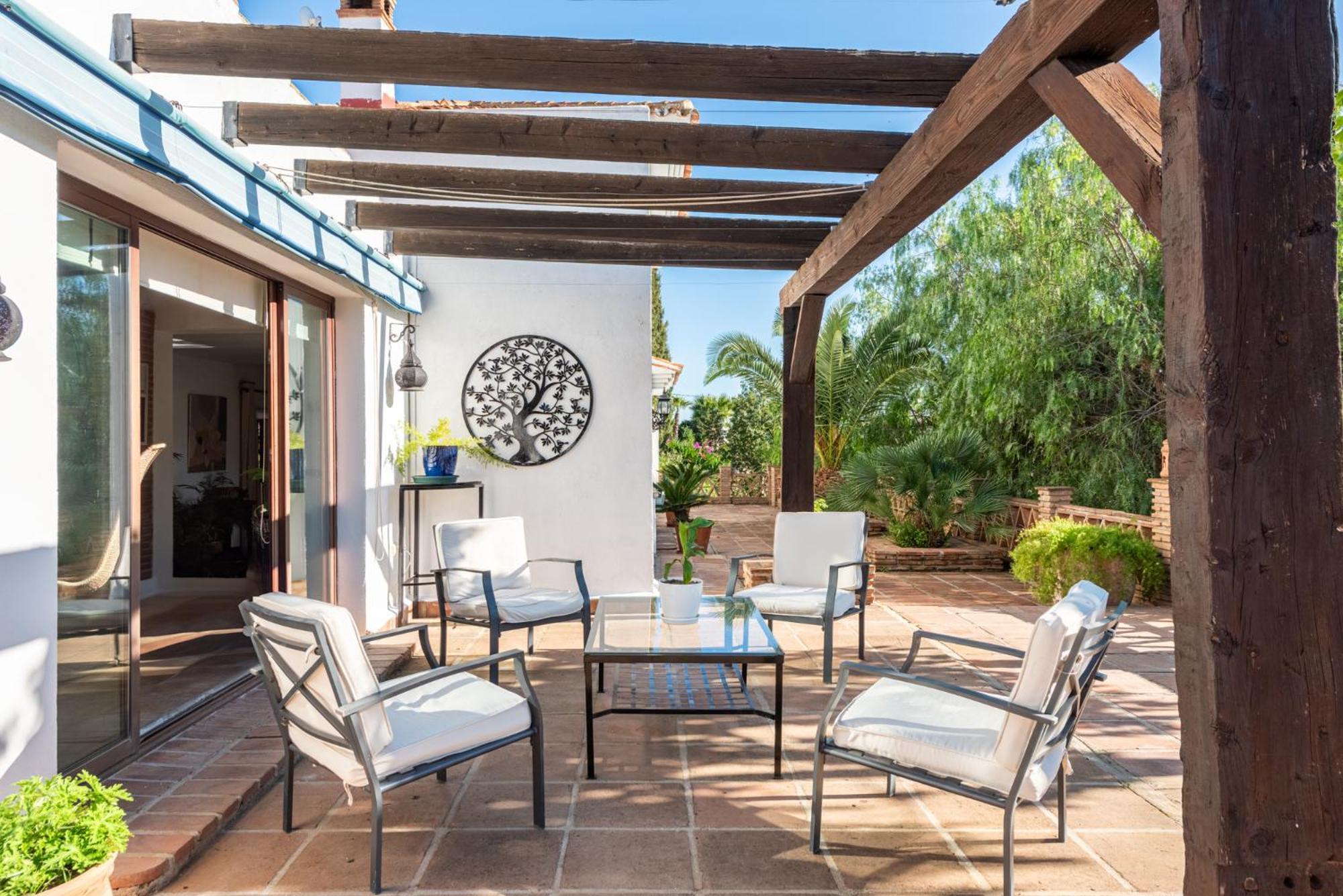 Gorgeous Spanish Chalet, Pool And Views *