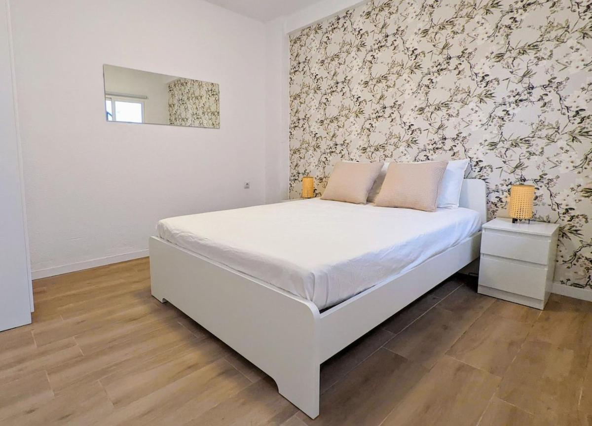 Сasa de vacaciones Family House With Roof Terrace *