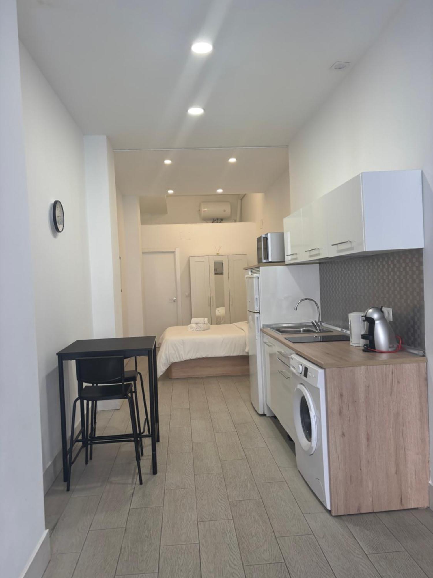 Apartamento 5 A 3 Min Caminando De La Estacion De Bus Y Tren Maria Zambrano 5 *