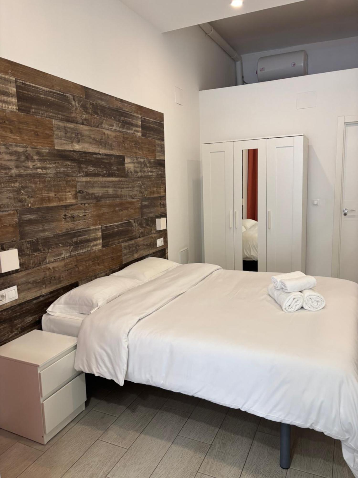 Apartment Hermoso Piso A 3 Min De La Estacion De Bus Y Tren Ave