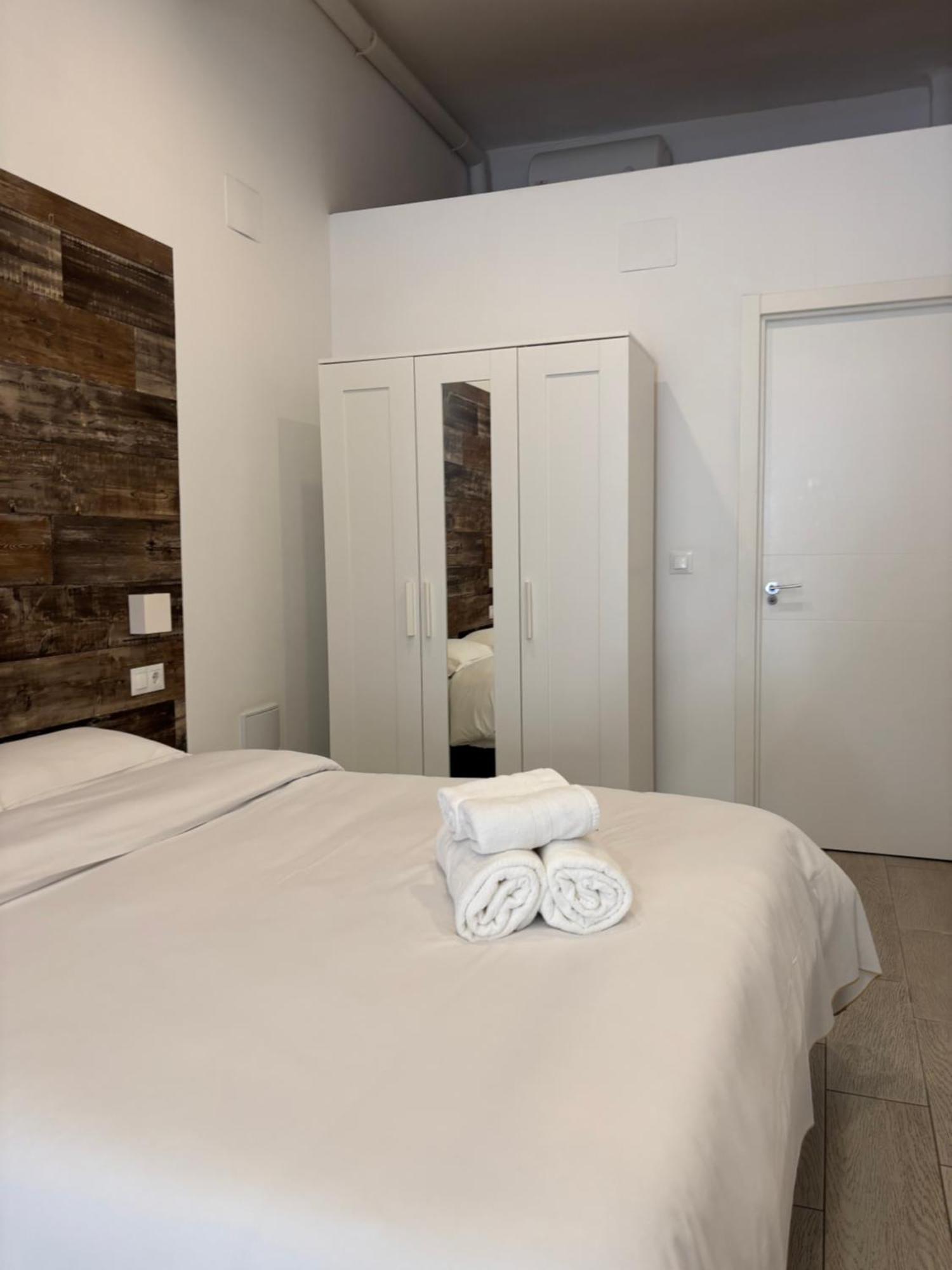 Apartment Hermoso Piso A 3 Min De La Estacion De Bus Y Tren Ave