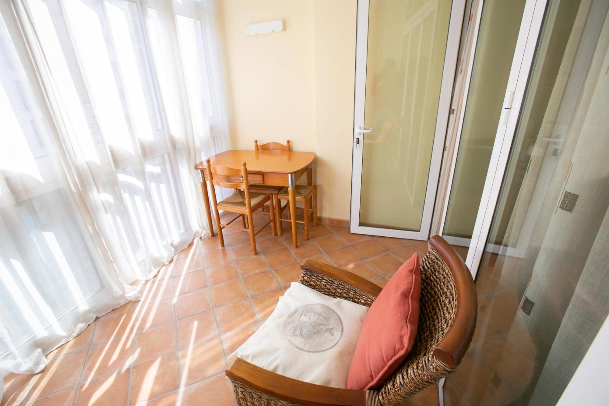 Apartamento Amplio Piso En El Centro De *
