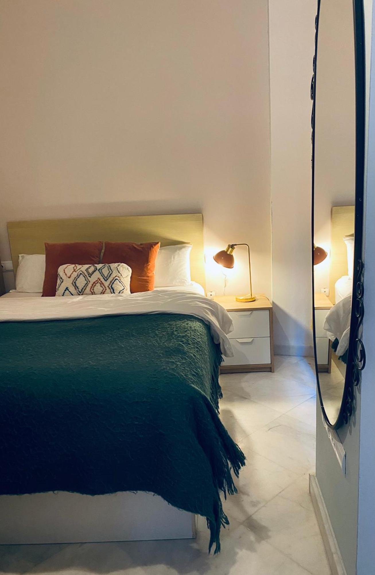 En Centro Historico Con Garaje Apartamento Málaga