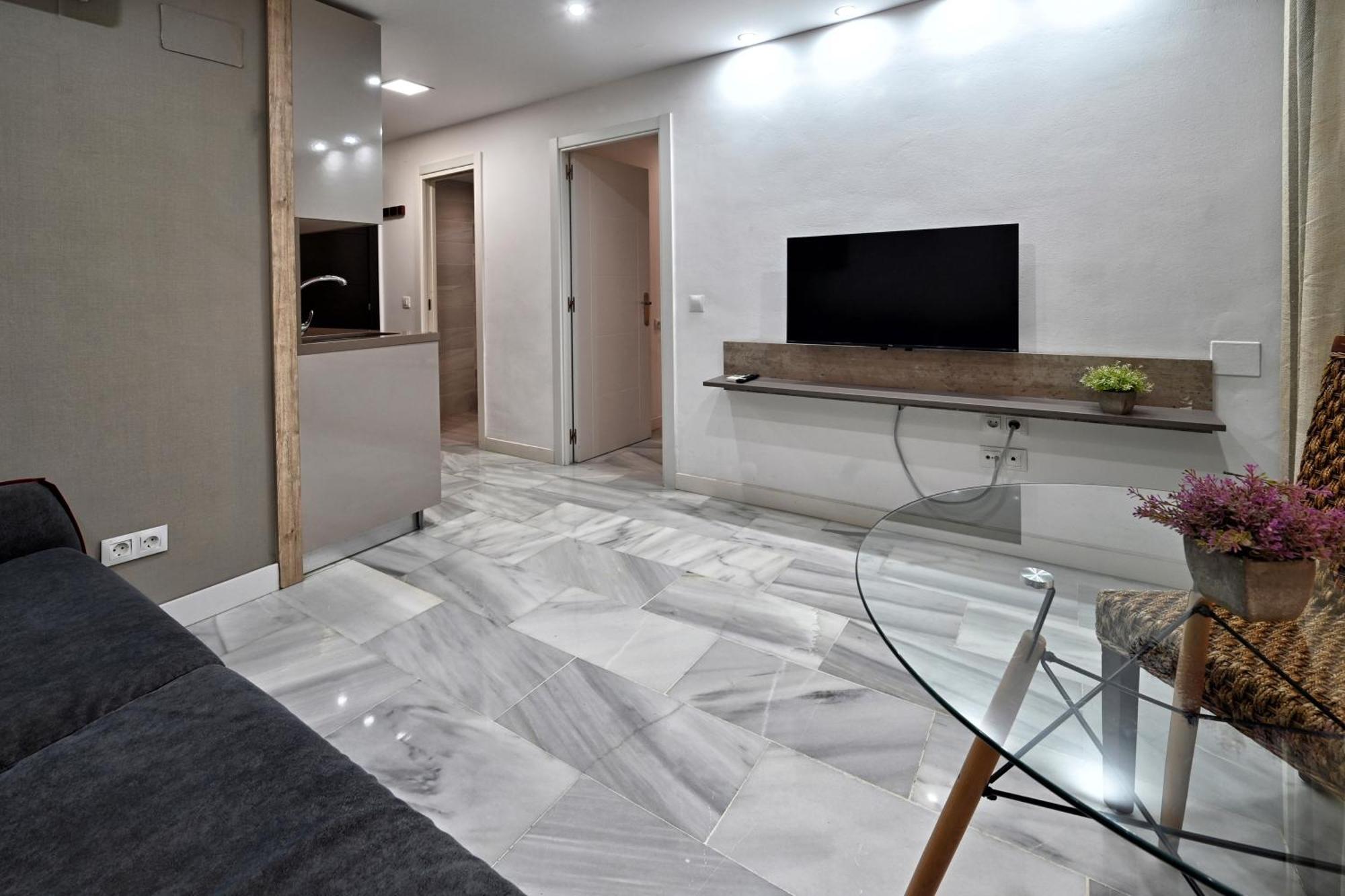 Apartamento Rent4 La Malagueta 1 *