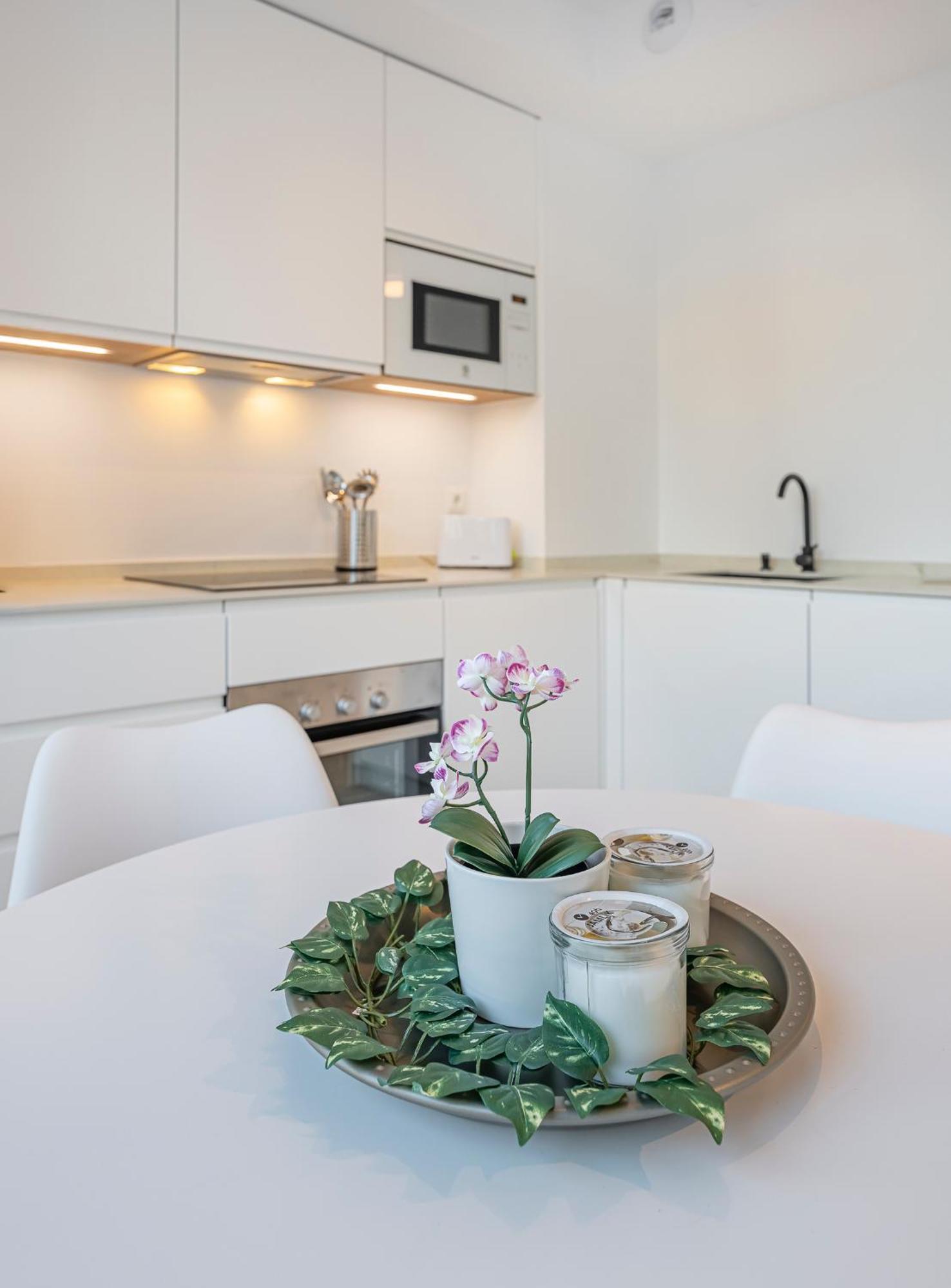Apartamento Primero En Centro De *