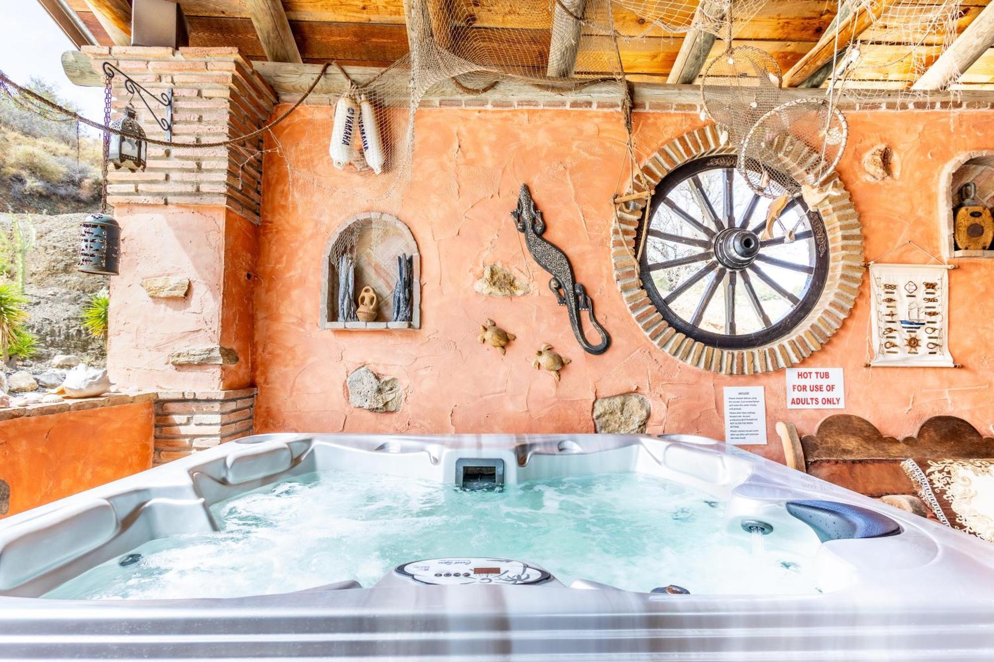Luxurious Private Pool Hottub & Fireplace * Málaga