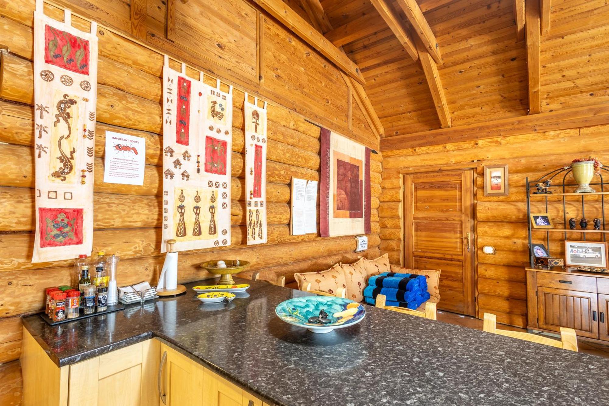 Сasa de vacaciones Luxurious Private Pool Hottub & Fireplace