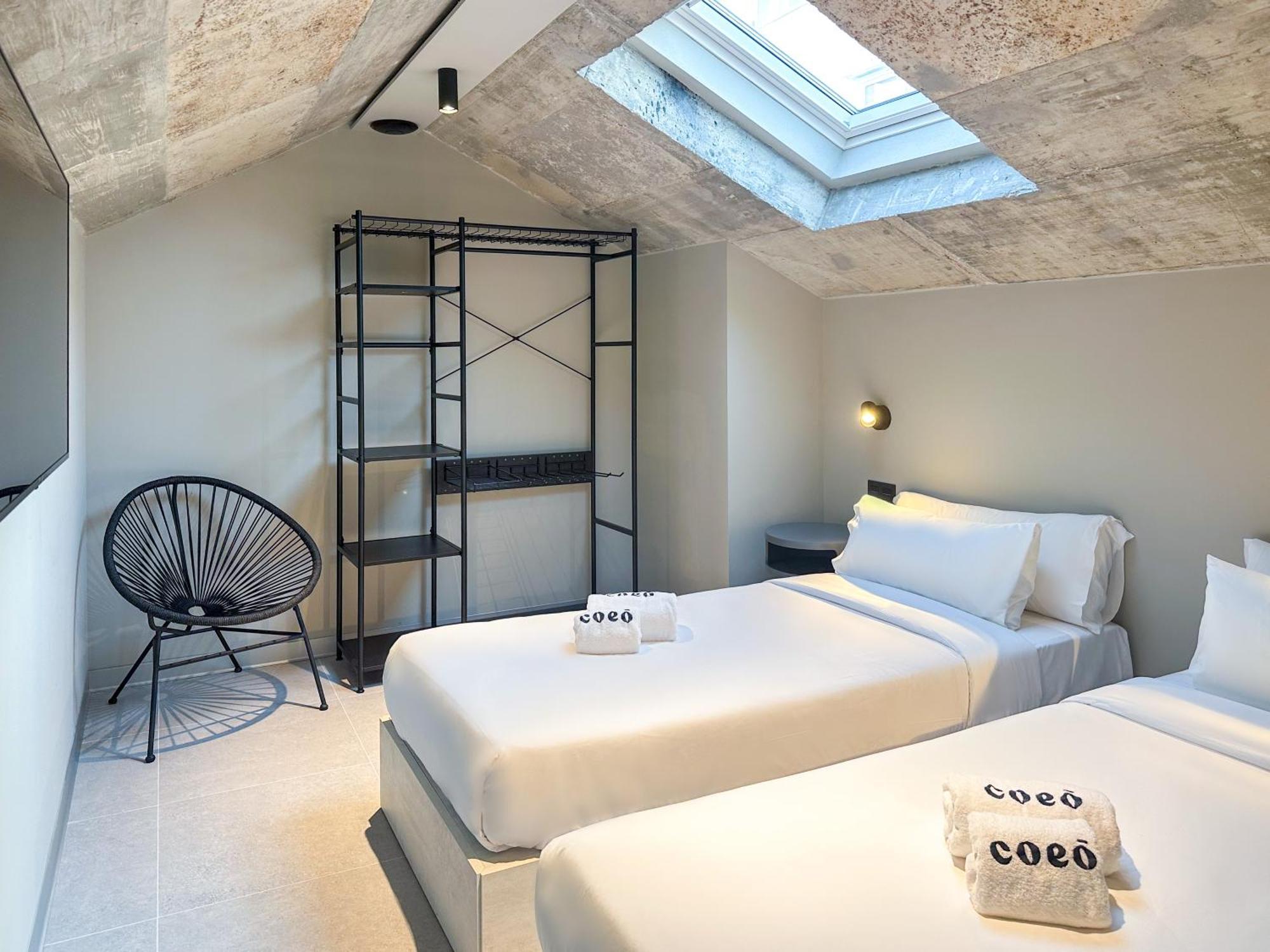 Coeo Hernan Ruiz Rooftop Pool Hostal
