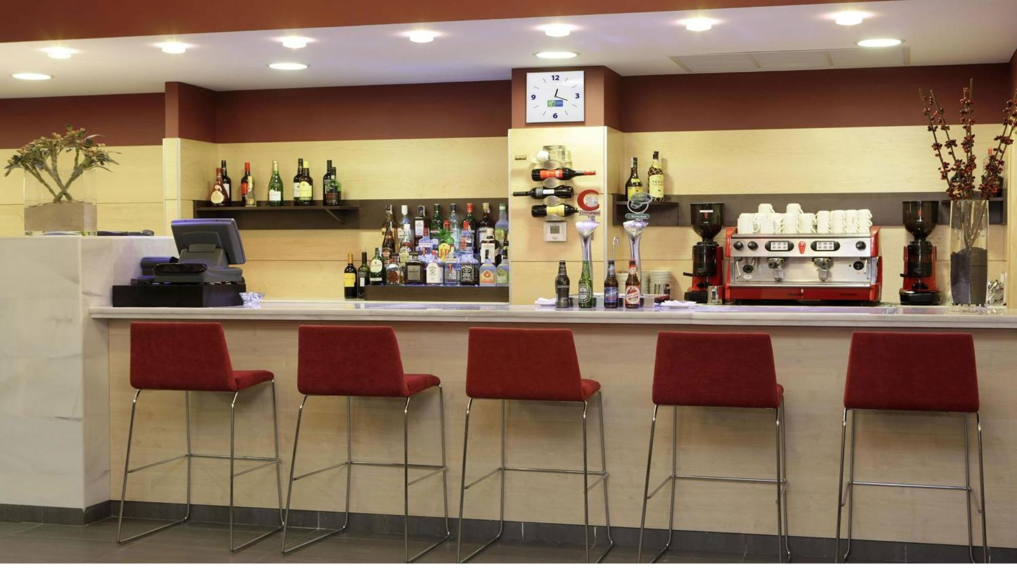 Express Airport, An Ihg Hotel