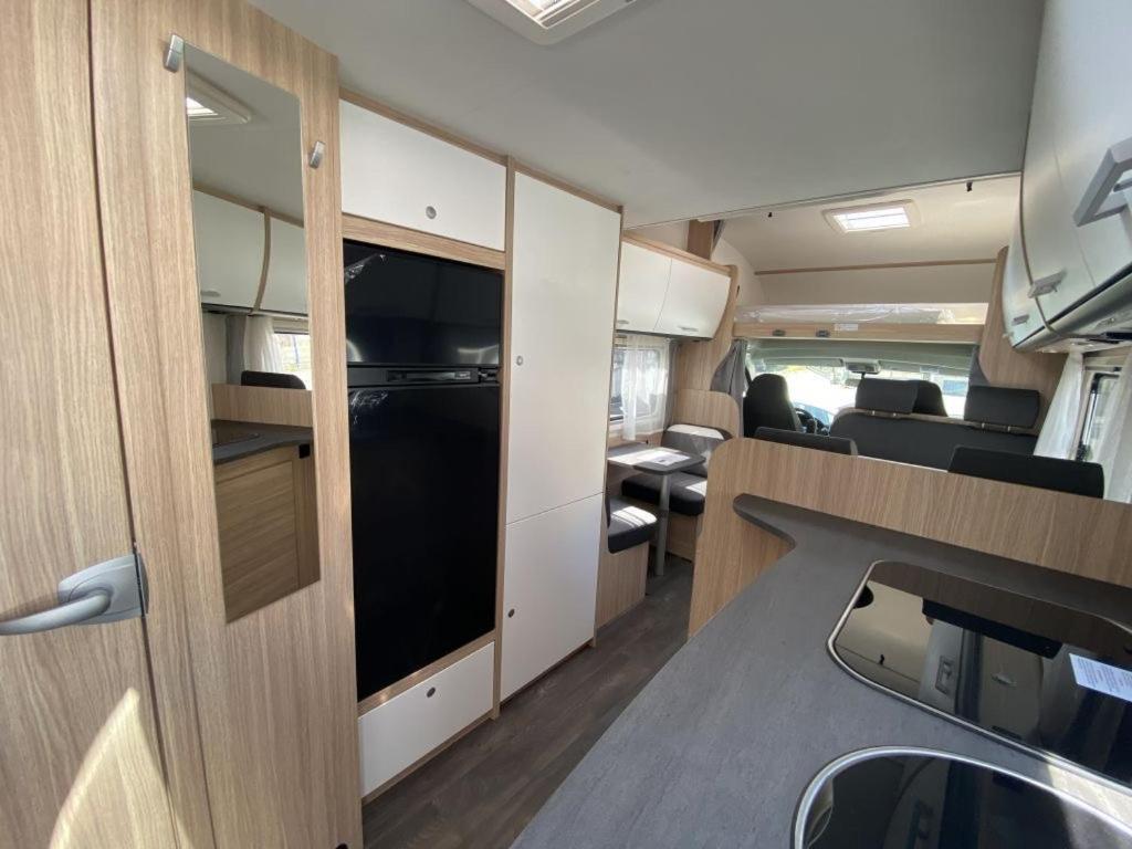 Autocaravana 6 *