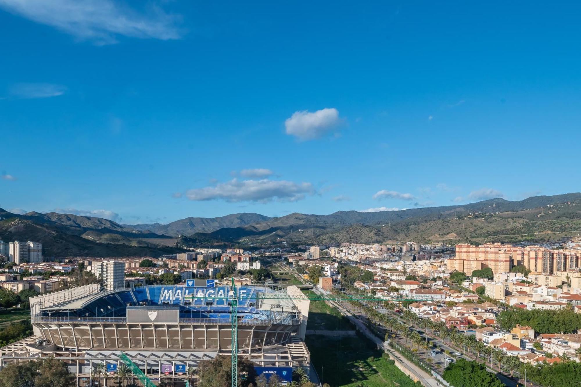 Xpce Urban 14 Skyline - Parking Free Malaga