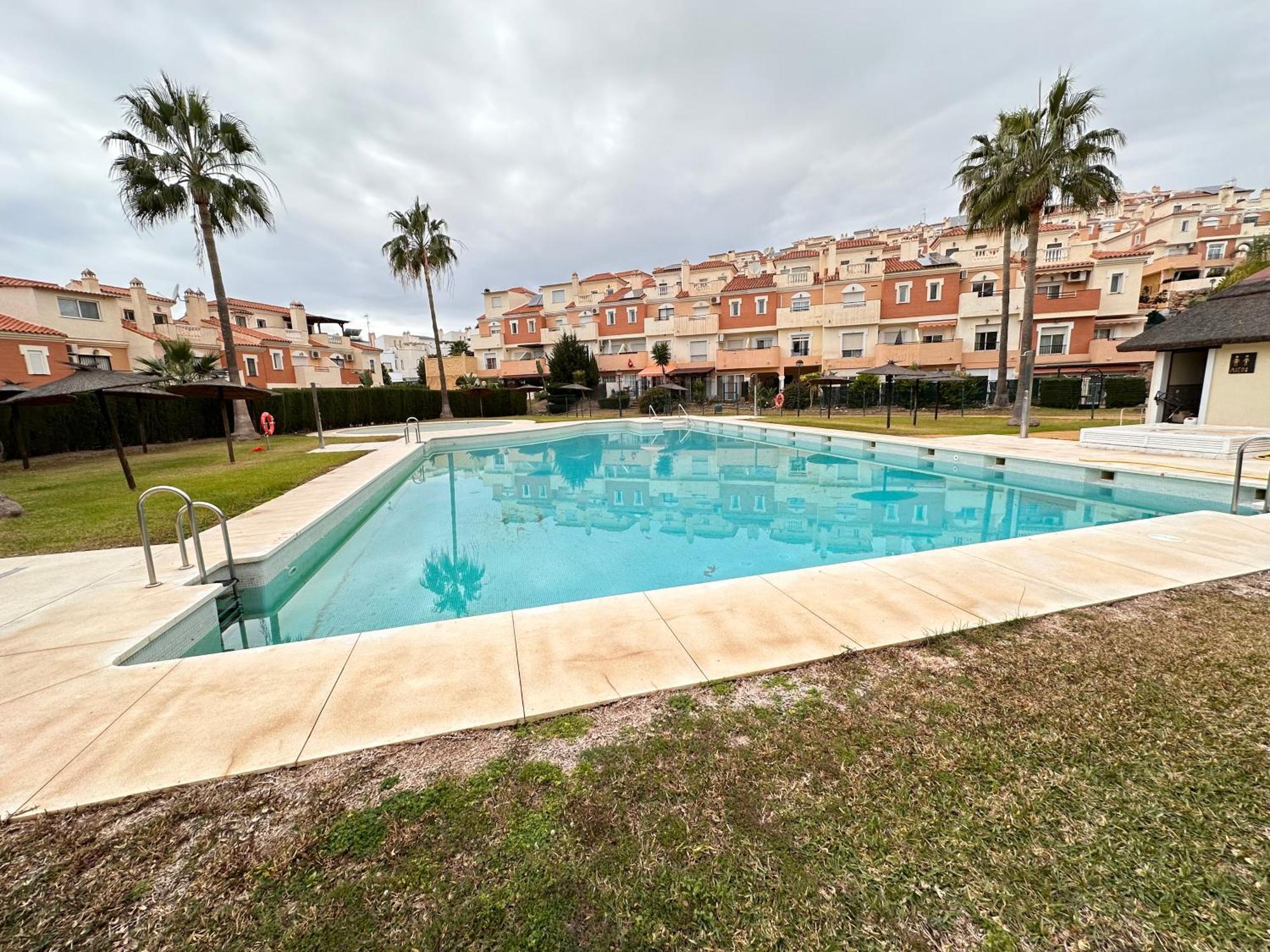 Apartamento La Bella Escondida Piscina Campo De Golf Solarium Y Parking En Centro Historico Málaga