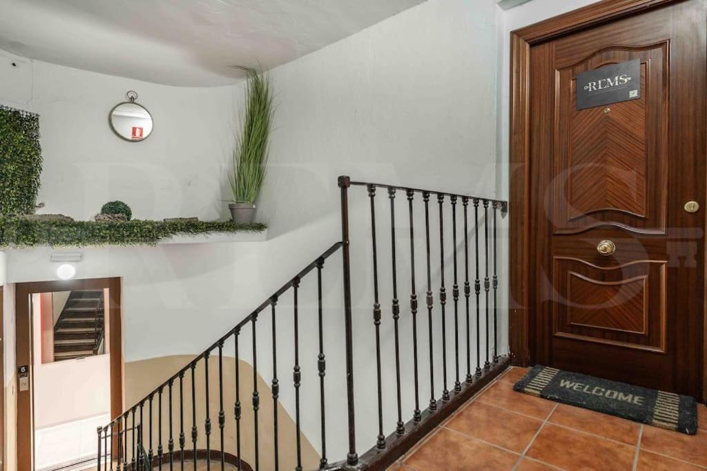 Private Terrace, Barbecue & Cathedral View By Rems *