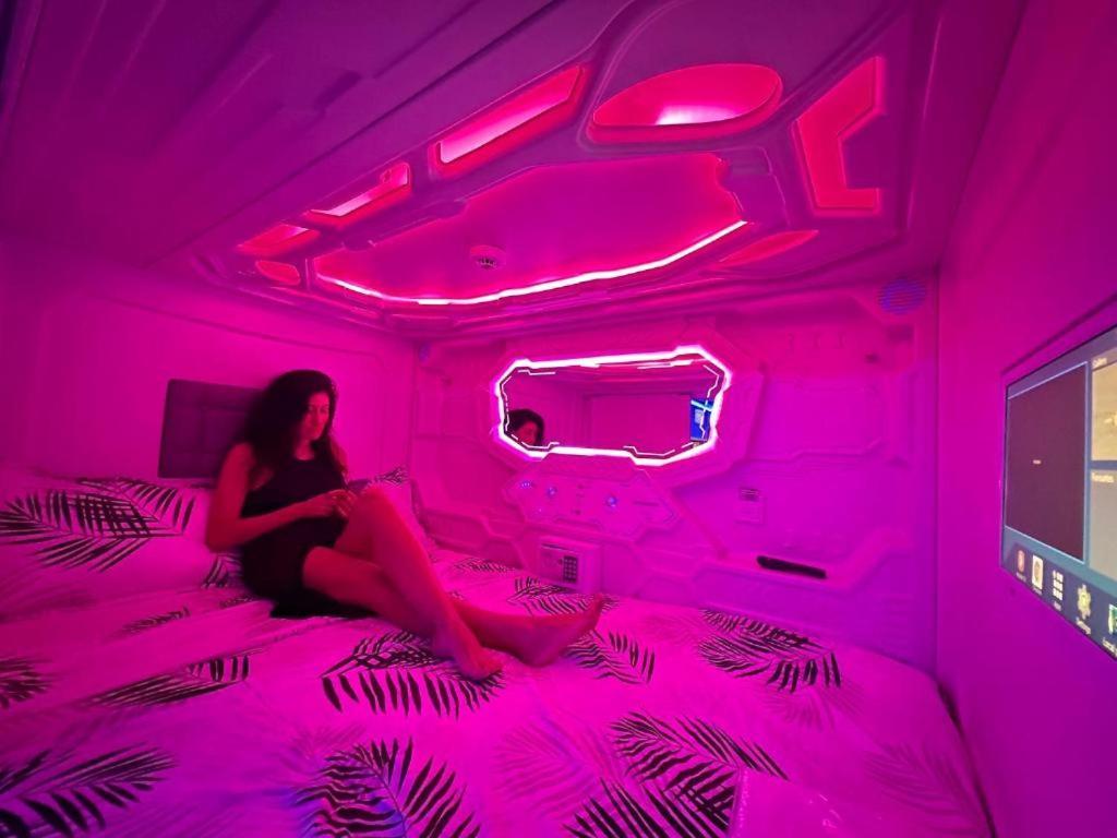 Good Vibes Only Capsule Capsule hotel *