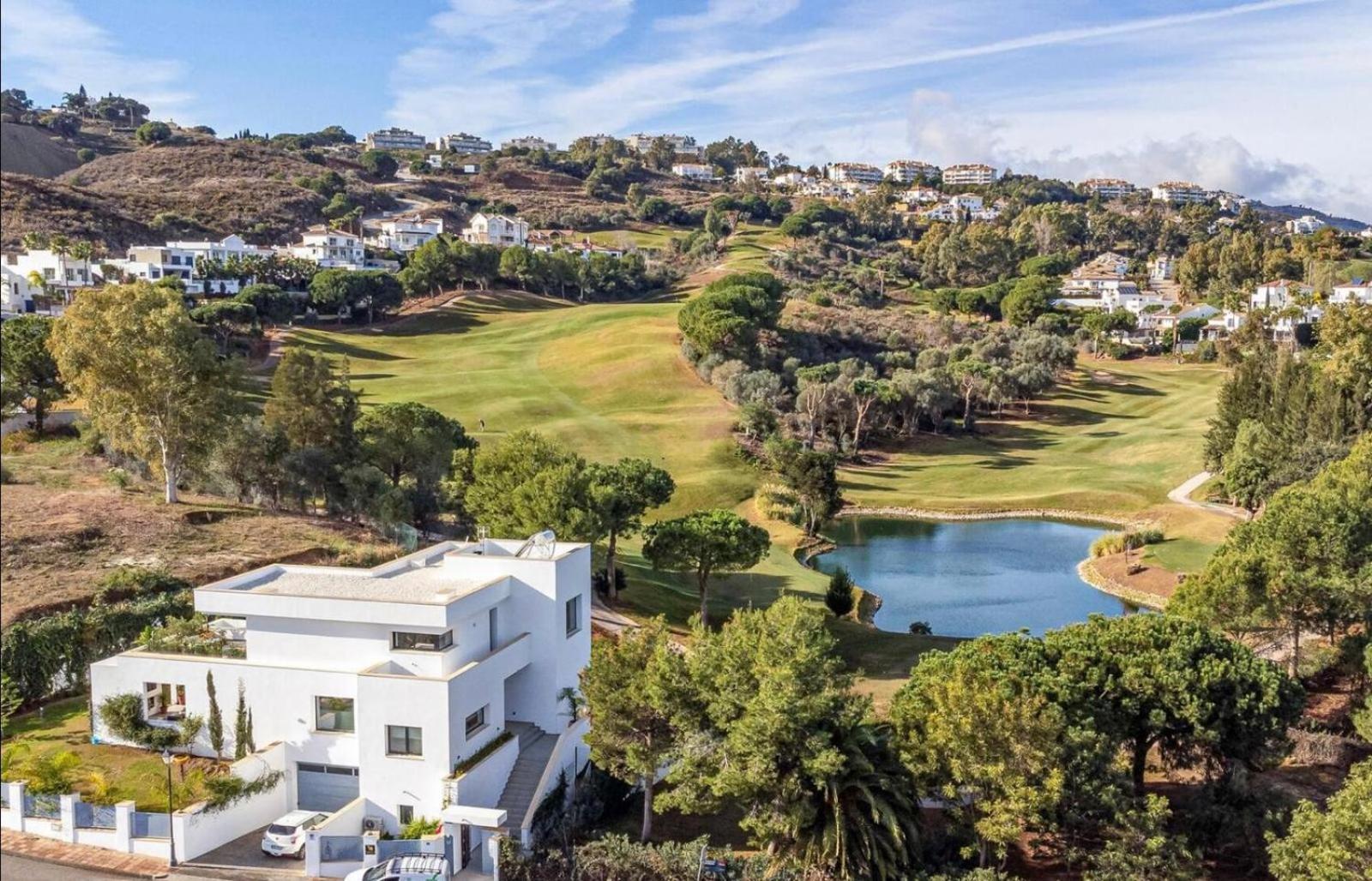 12 Guests - Prime Golf Oasis - Host