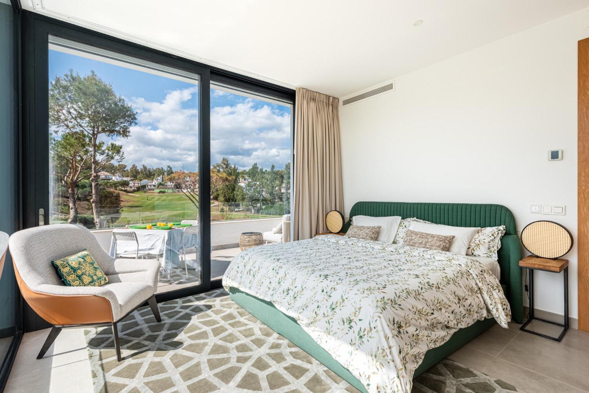 12 Guests - Prime Golf Oasis - Host