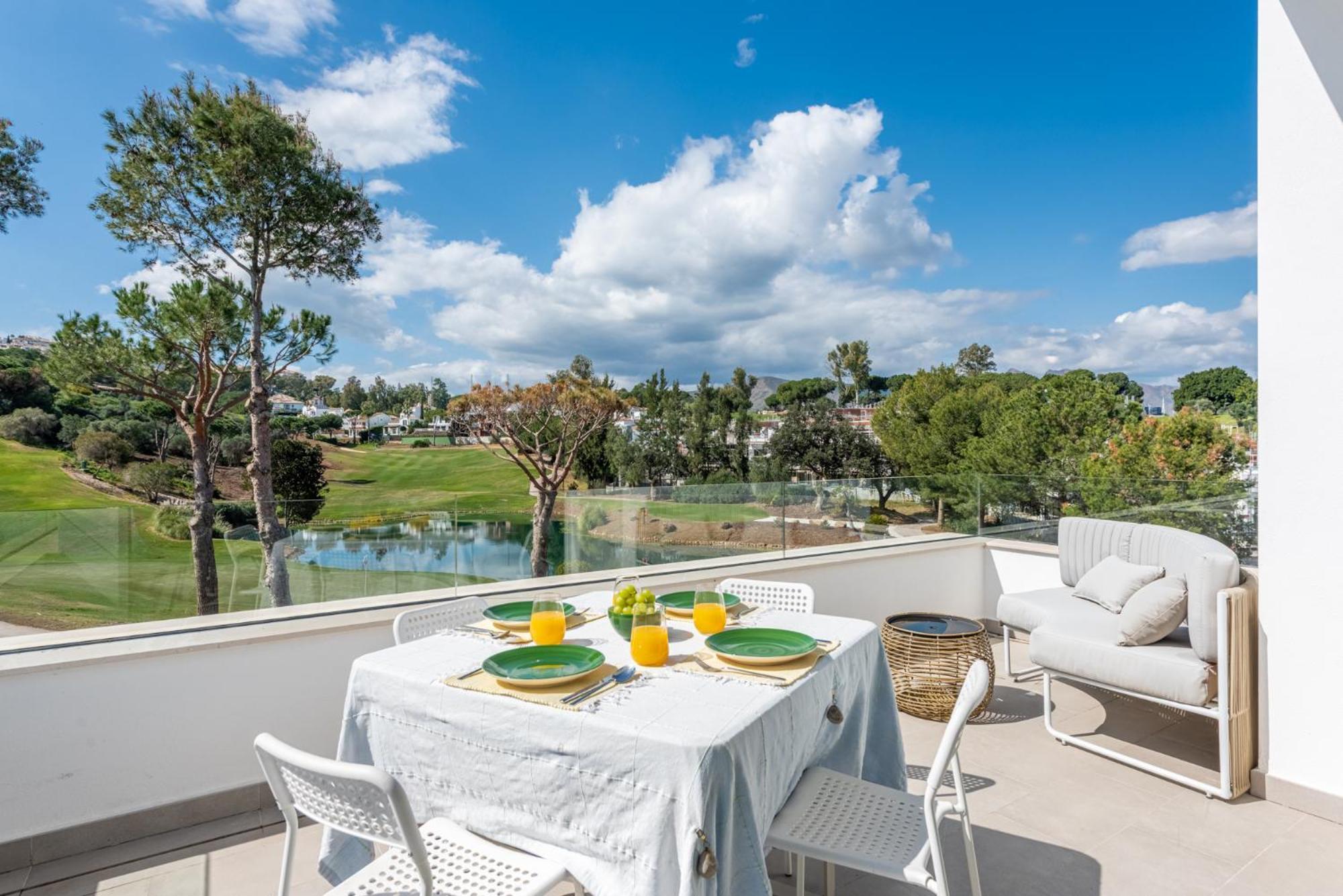 12 Guests - Prime Golf Oasis - Host Villa Málaga