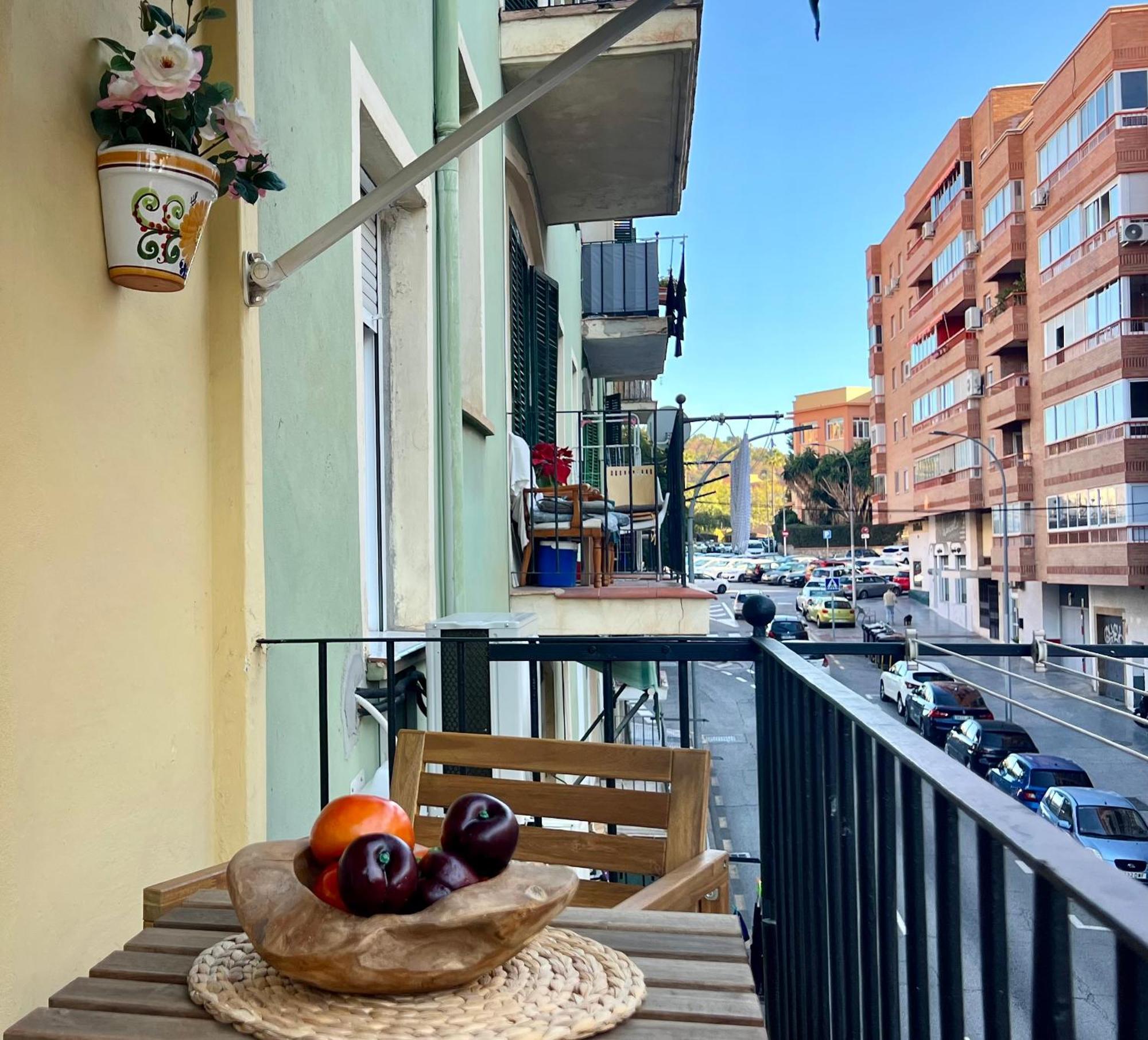 Super Comfy And Homey 4br Peachy Malaga