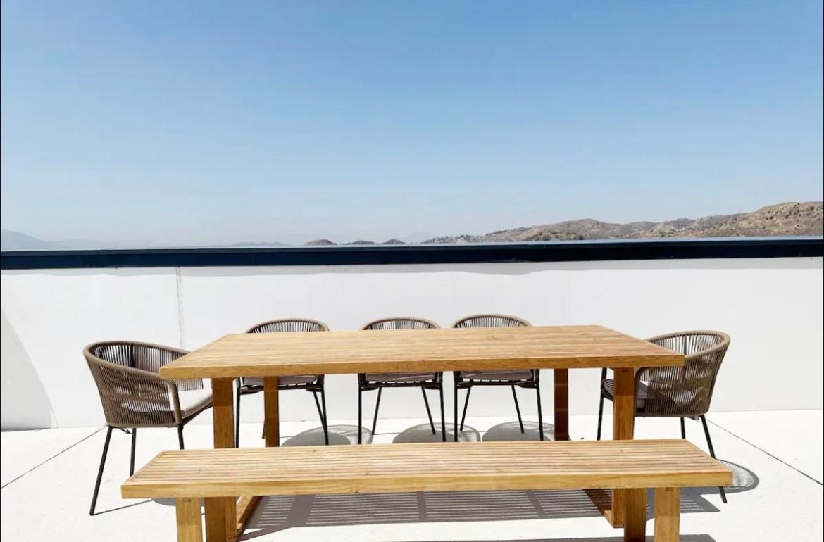 Luxury Tower Pool&free Parking 10 Min To Historical Center Apartamento