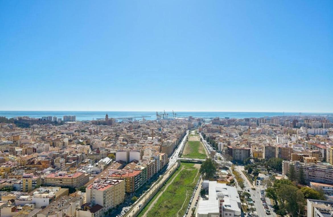 Luxury Tower Pool&free Parking 10 Min To Historical Center Apartamento