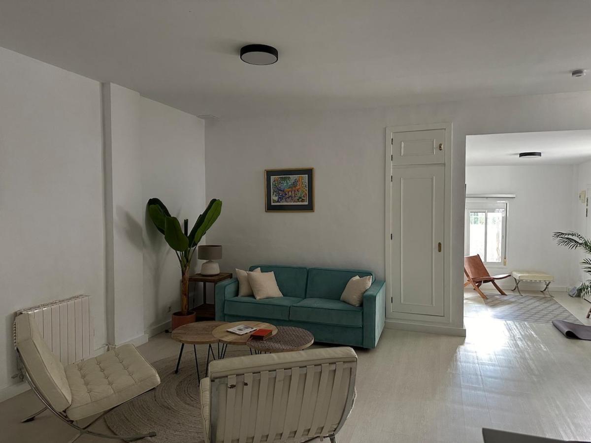 In 8 Mins From The Apartamento