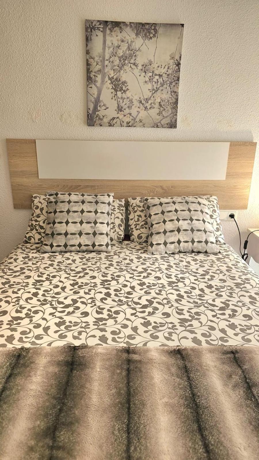 Ideal Center Apartment *