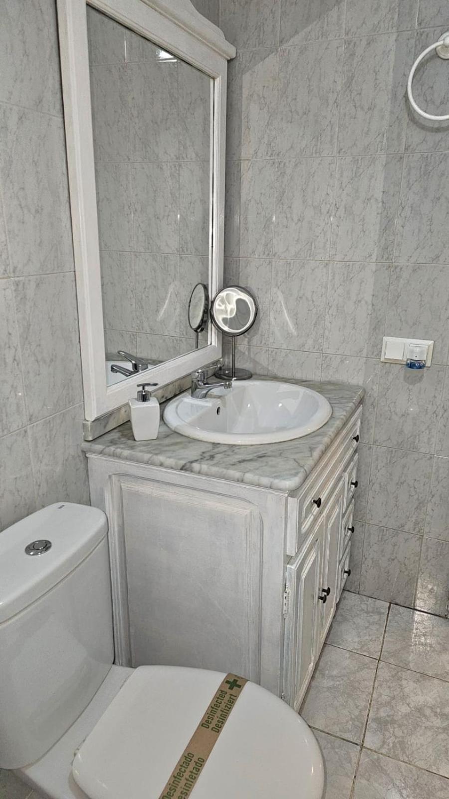 Ideal Center Apartment