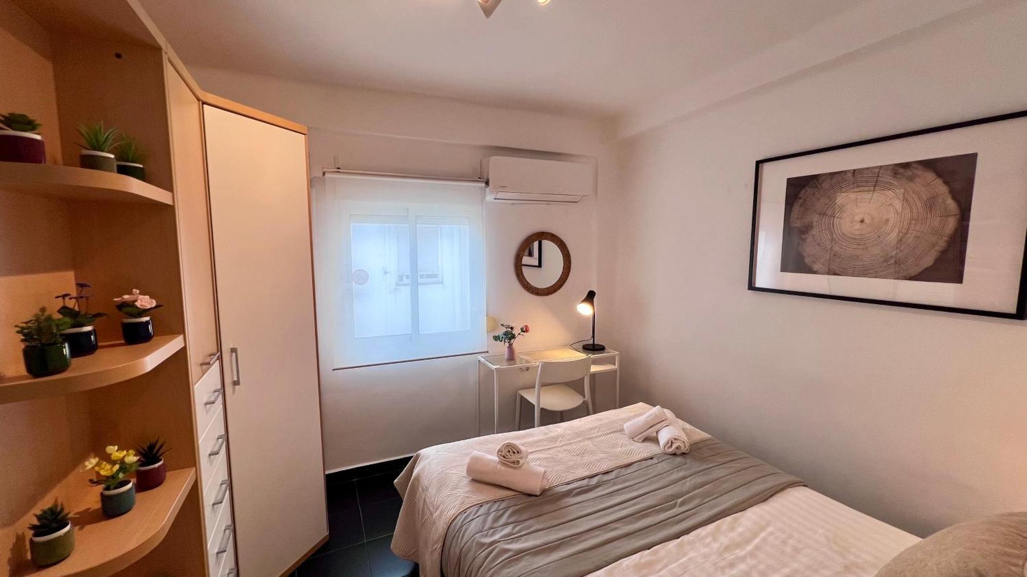 Cool, Modern And Snug 3br Peachy Apartamento Málaga