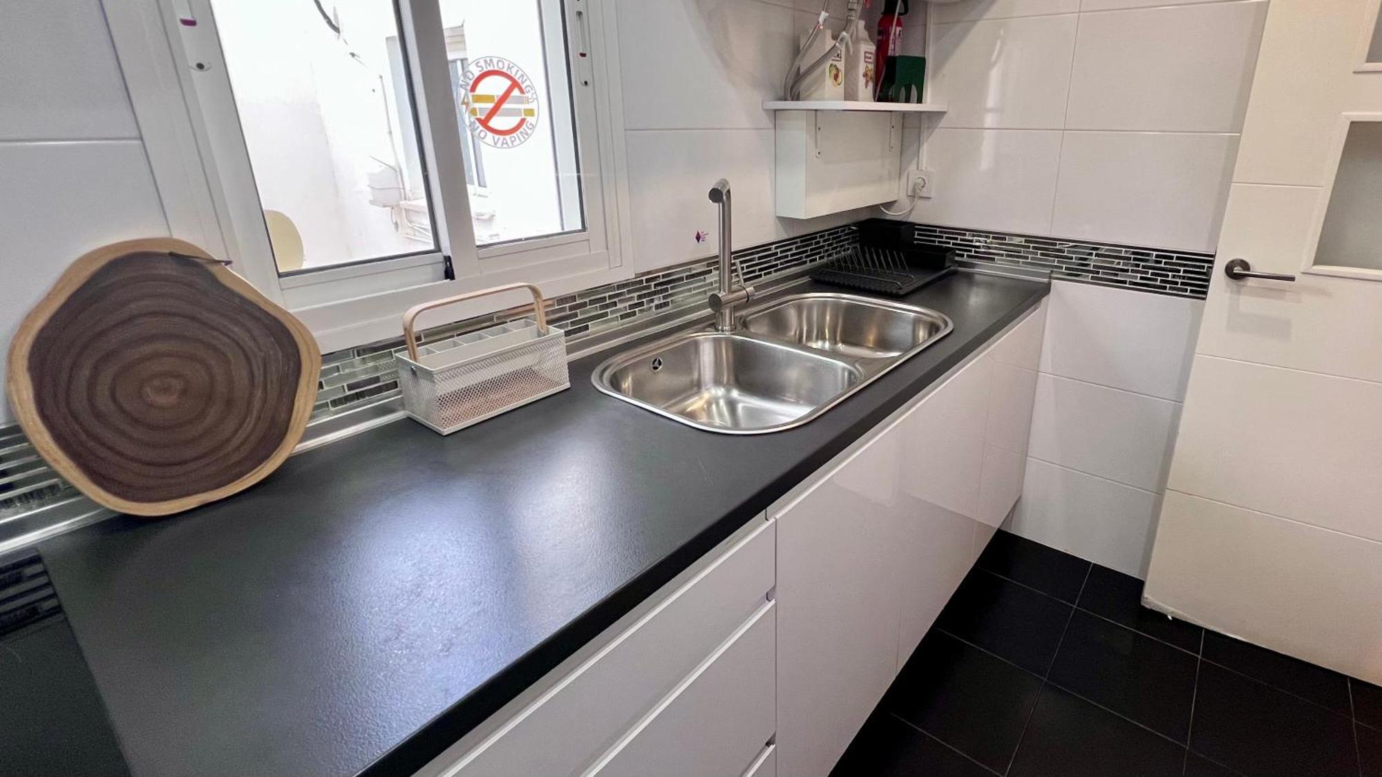 Cool, Modern And Snug 3br Peachy Apartamento *