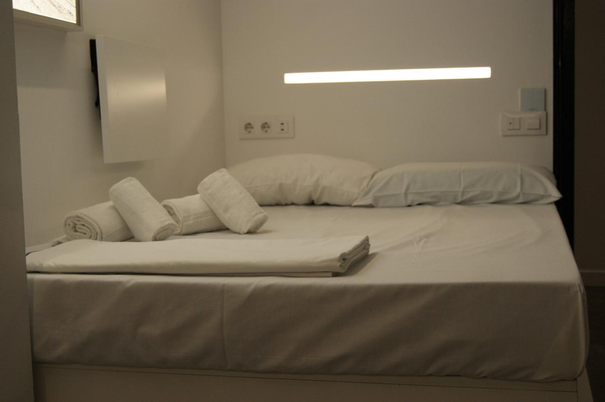 Capsule hotel M Pods 2*