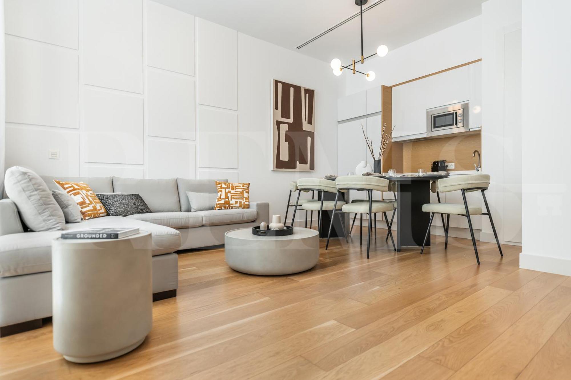 Artistic And Spacious By Rems Apartamento *