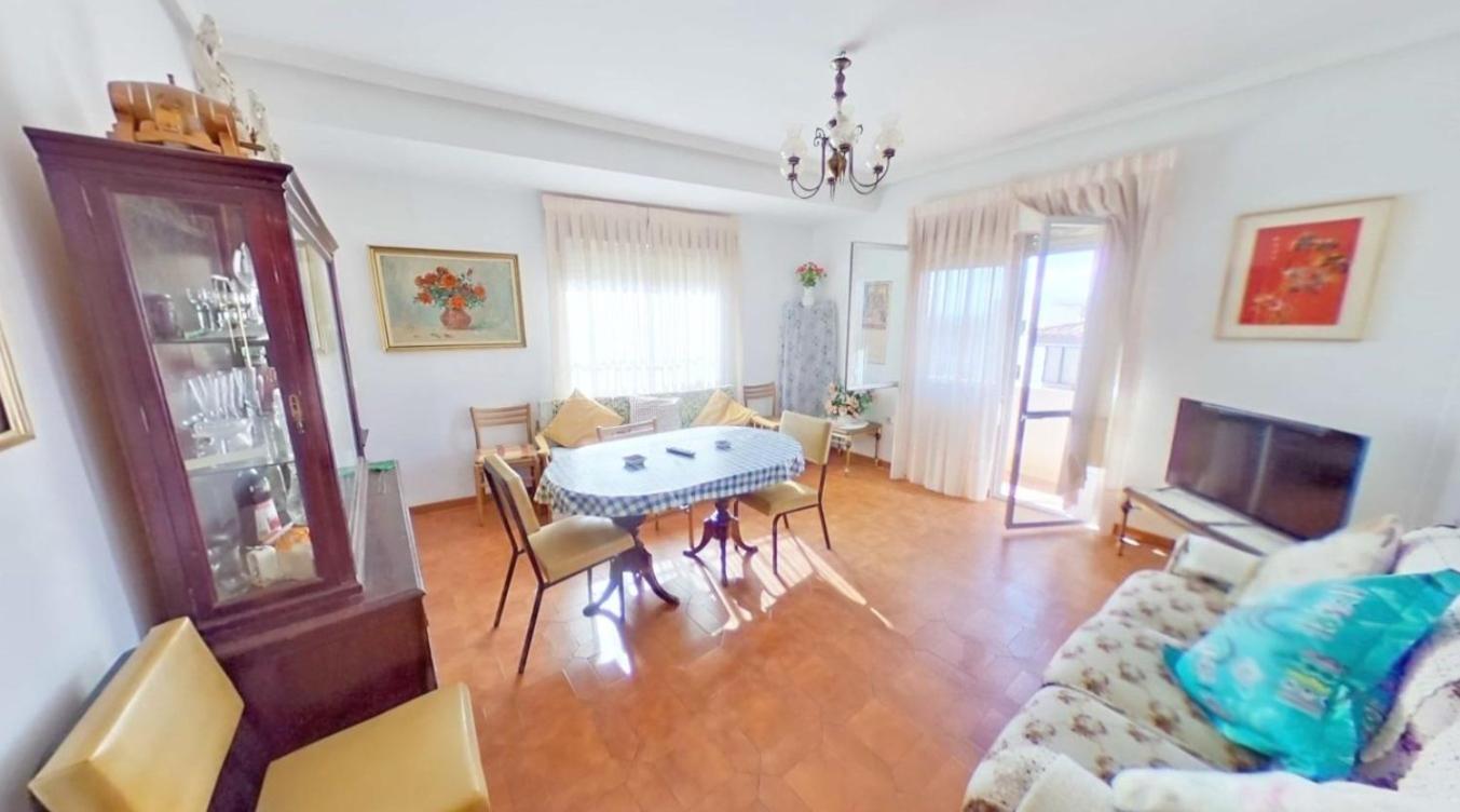 Piso De 4 Muy Amplios Con Armarios Empotrados Apartment