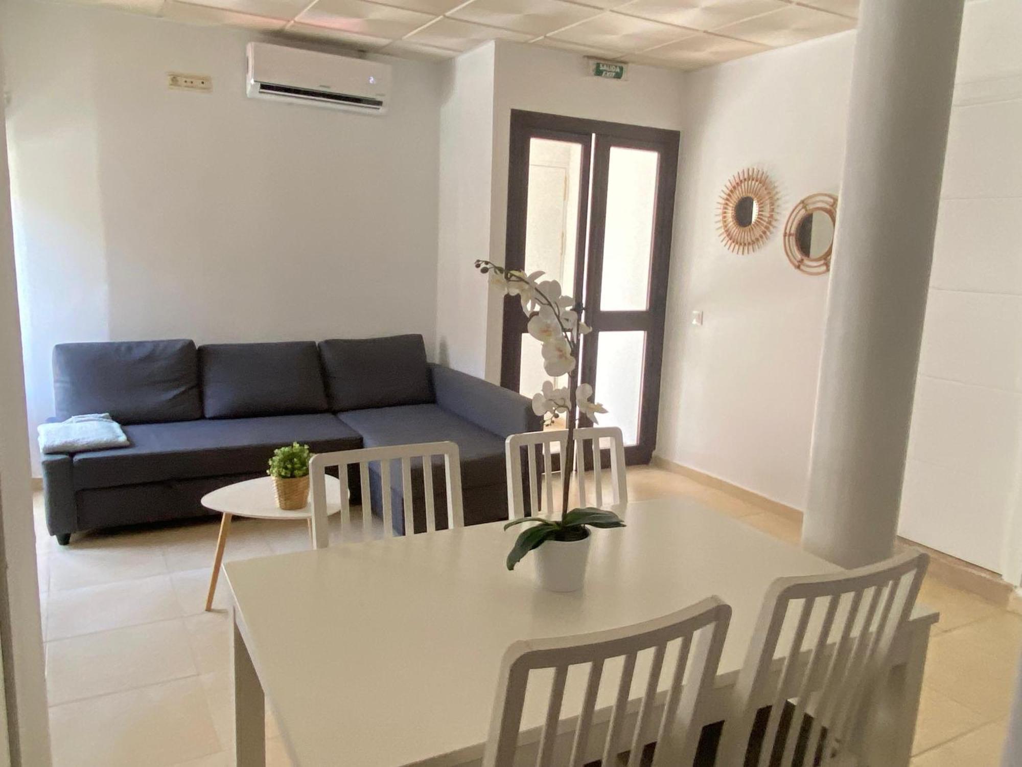 Aeropuerto-churriana-golf Apartamento