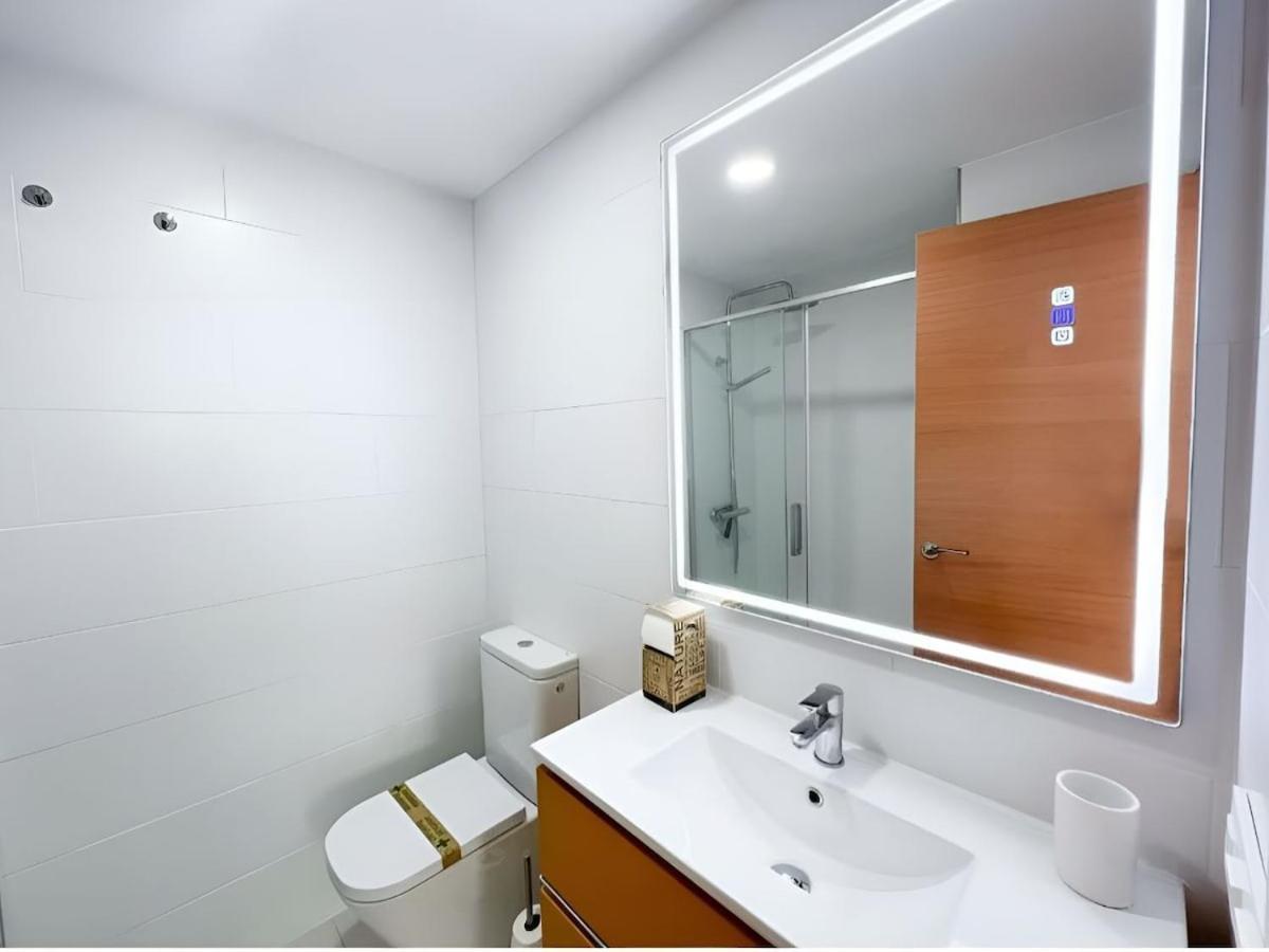 Modernes In Centro Mit Terrasse, Kingsize-bett , Ac Und Schnellem Wlan *
