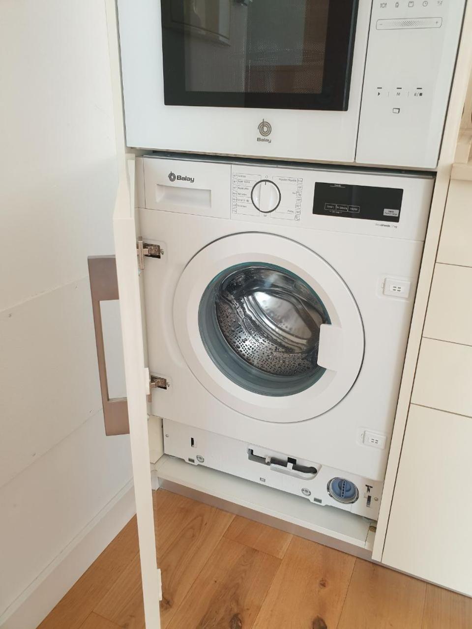 Apartamento Modernes In Centro Mit Terrasse, Kingsize-bett , Ac Und Schnellem Wlan Málaga