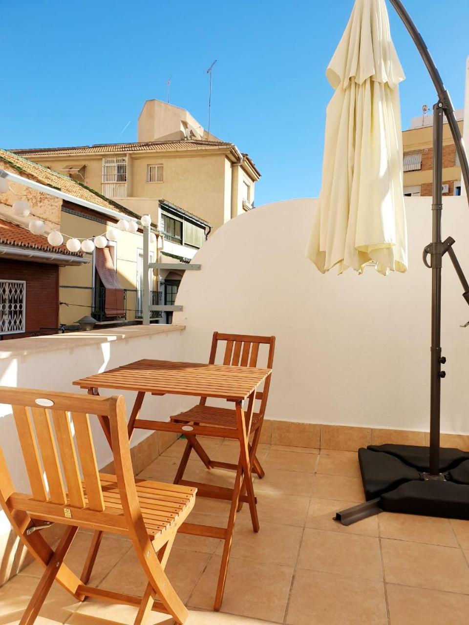 Modernes In Centro Mit Terrasse, Kingsize-bett , Ac Und Schnellem Wlan * Málaga