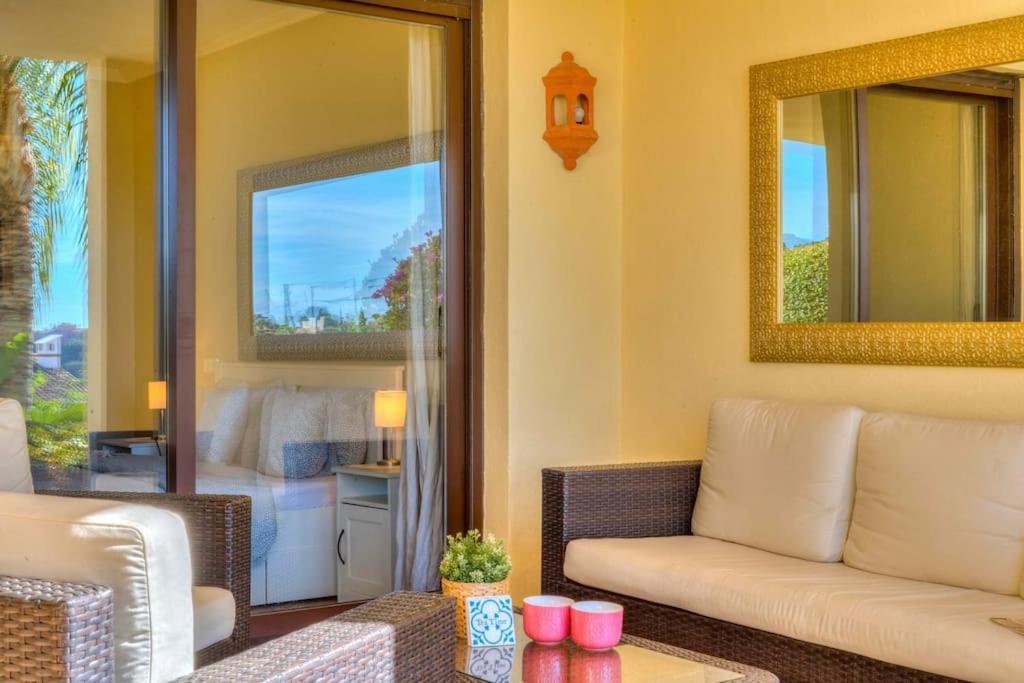 La Vie En Rose - Sea Views Flat *