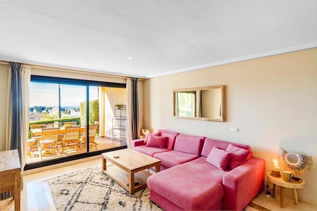 La Vie En Rose - Sea Views Flat