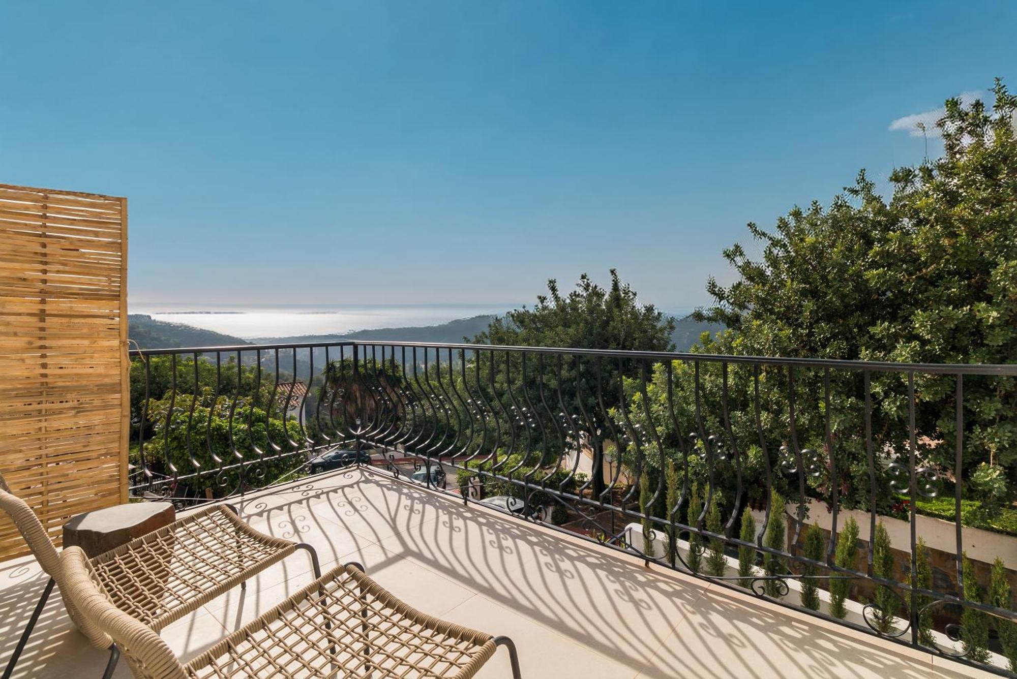 Semi-detached With Sea Views