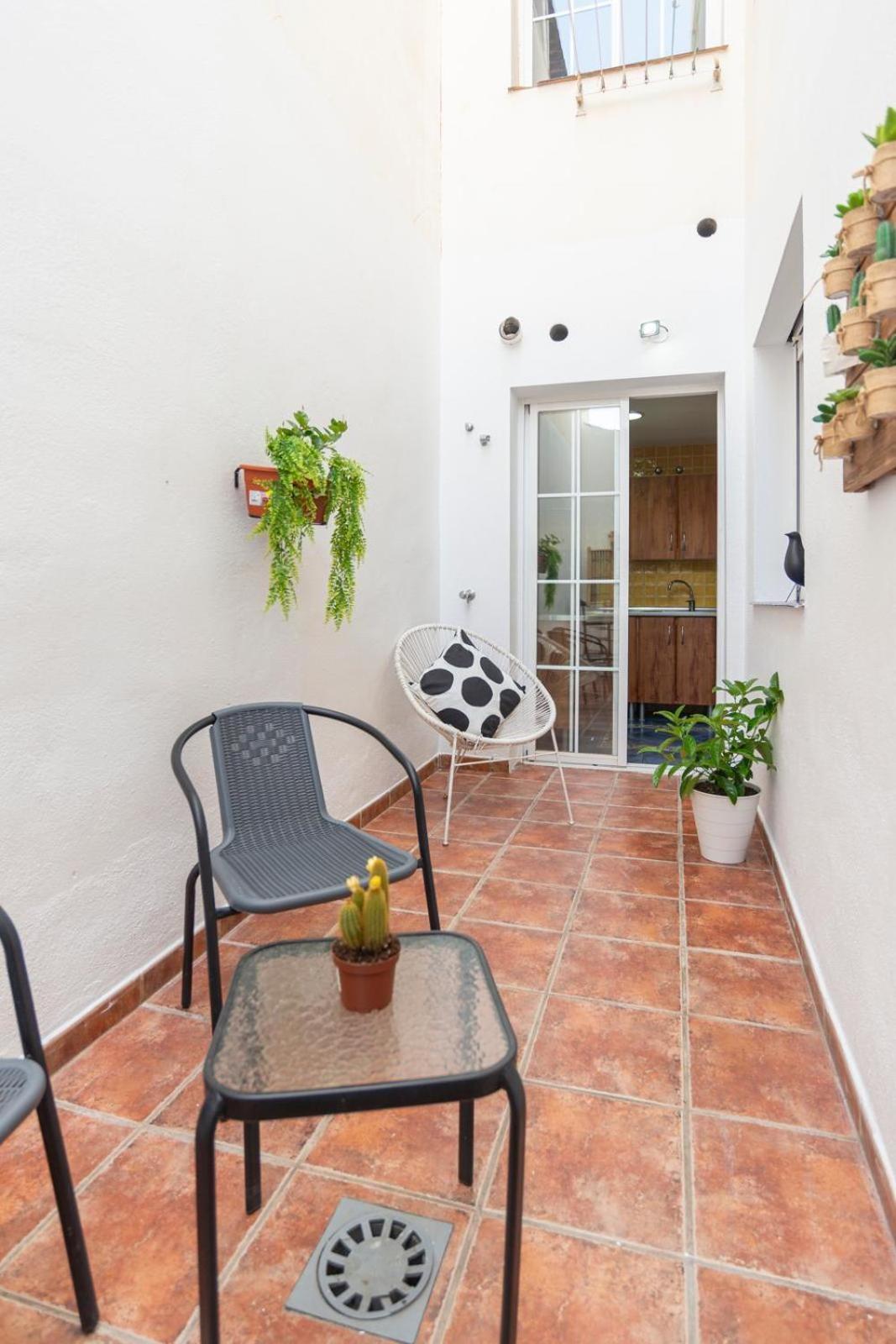 New Gr0-flat With Private Backyard In Center * Málaga