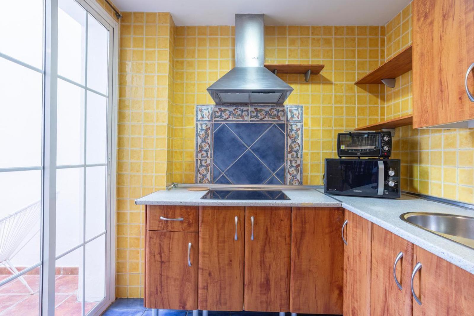 New Gr0-flat With Private Backyard In Center Apartamento