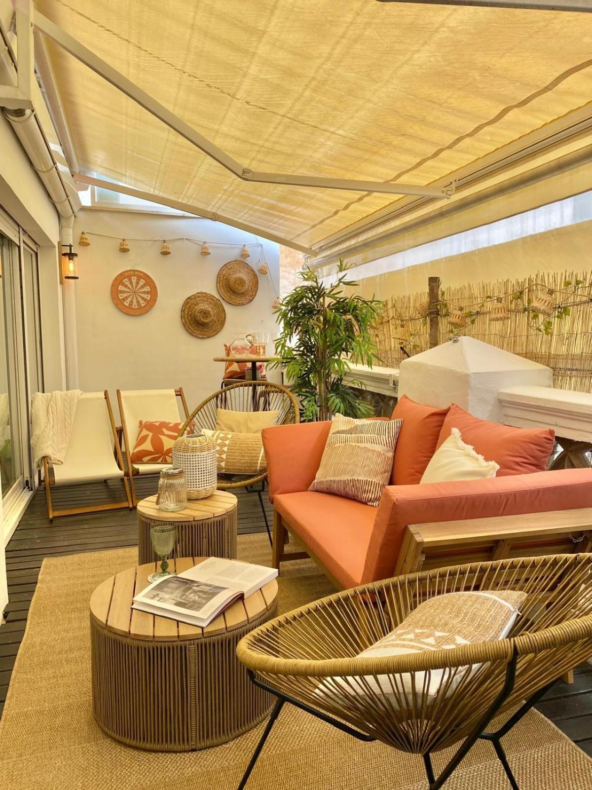 Genteel Mitjana Apartamento