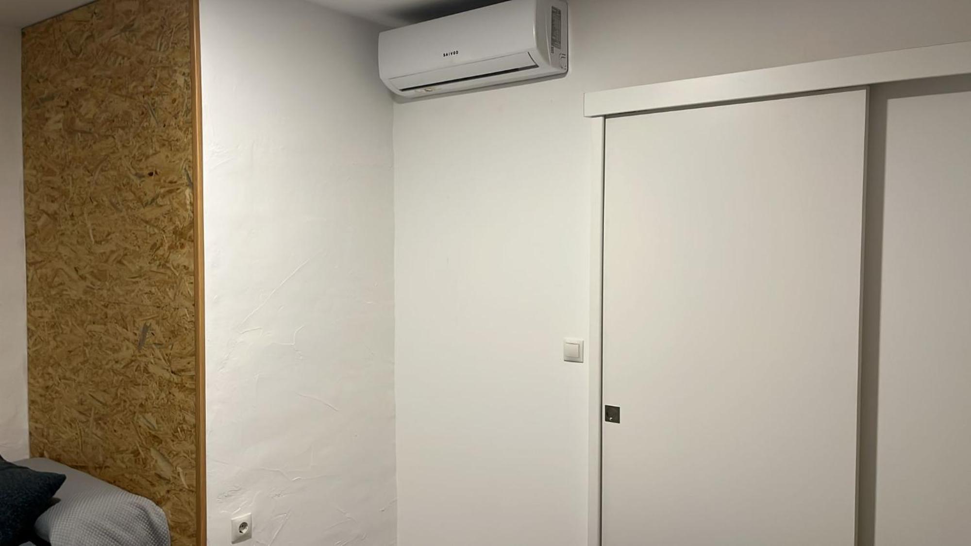 Nv Airport Guest house