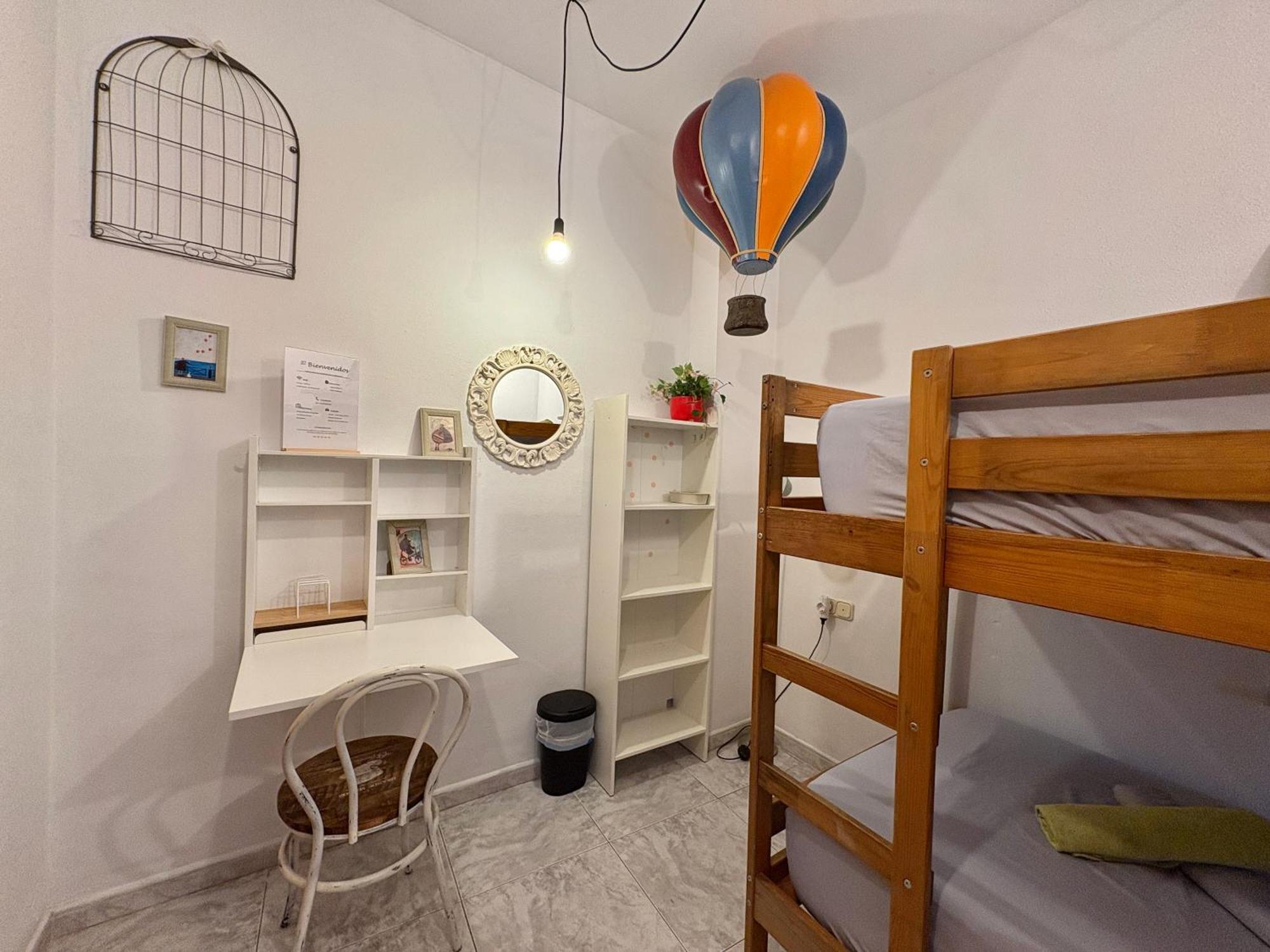 Habitación En Calle Molino Pensión Málaga