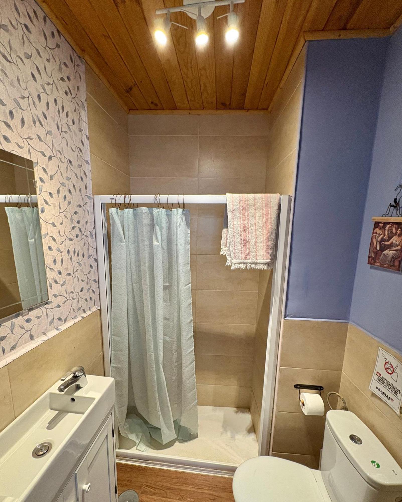 Habitación En Calle Molino Pensión