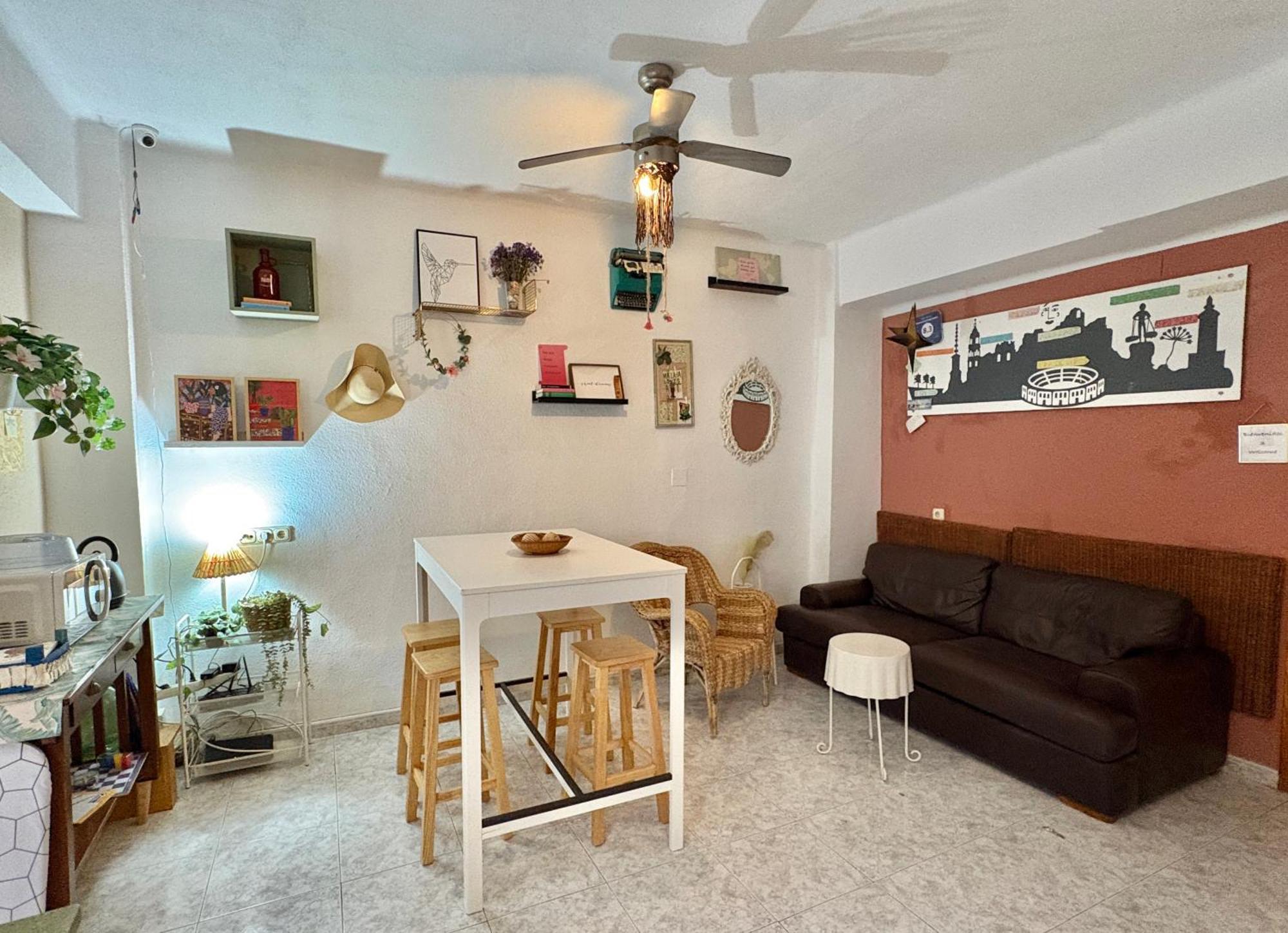 Habitación En Calle Molino Pensión Málaga