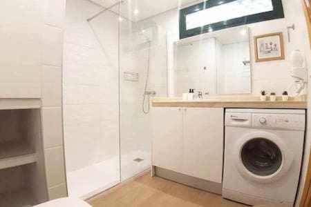 Apartamento Precioso Céntrico Y Con Piscina Salada Málaga