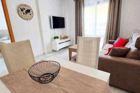 Apartamento Precioso Céntrico Y Con Piscina Salada